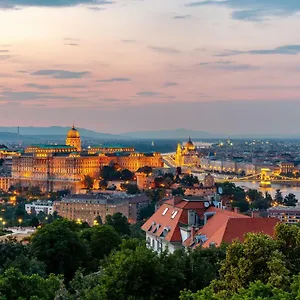 Apartment On Gellert Hill Budapest Downtown With Free Garage & Castle View Apartment